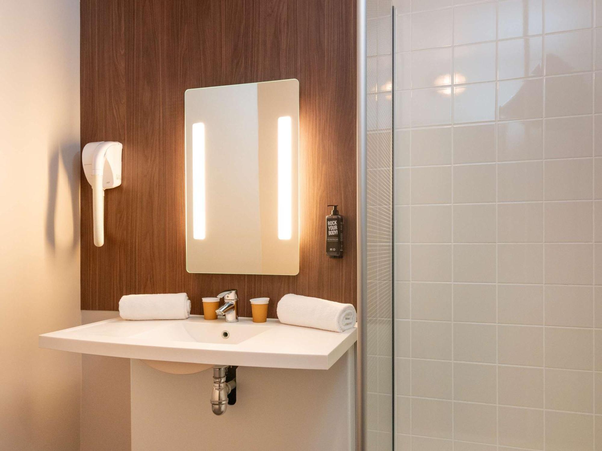 Ibis Styles Rouen Parc Expos Zenith Hotel Saint-Etienne-du-Rouvray Ngoại thất bức ảnh